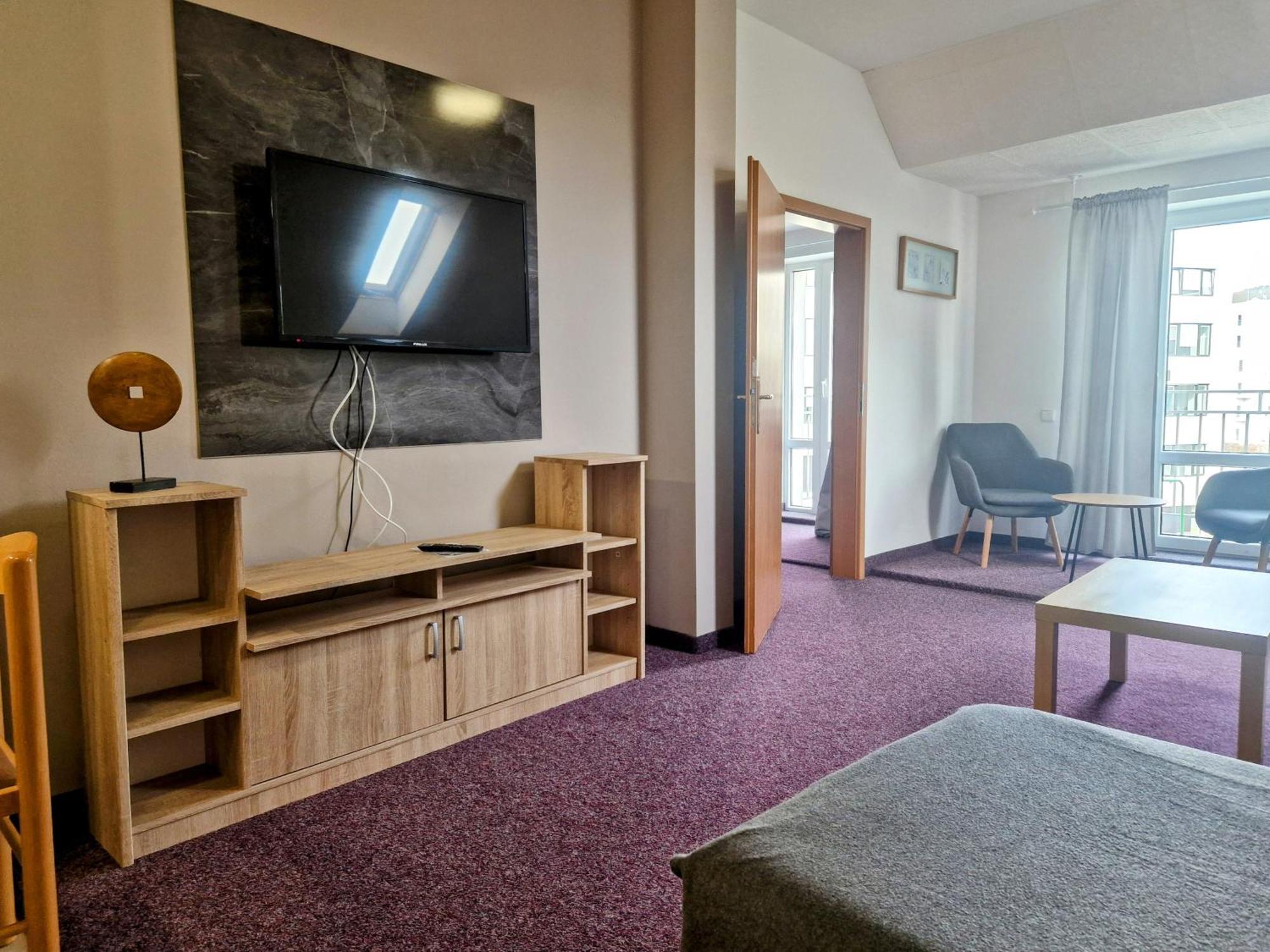 ברון Family Hotel Maxim מראה חיצוני תמונה