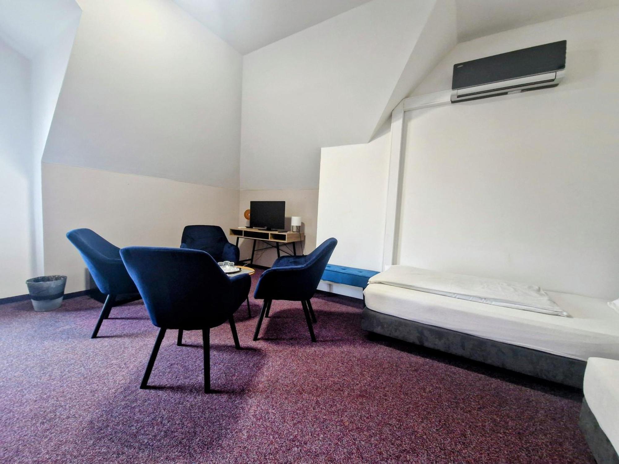 ברון Family Hotel Maxim מראה חיצוני תמונה
