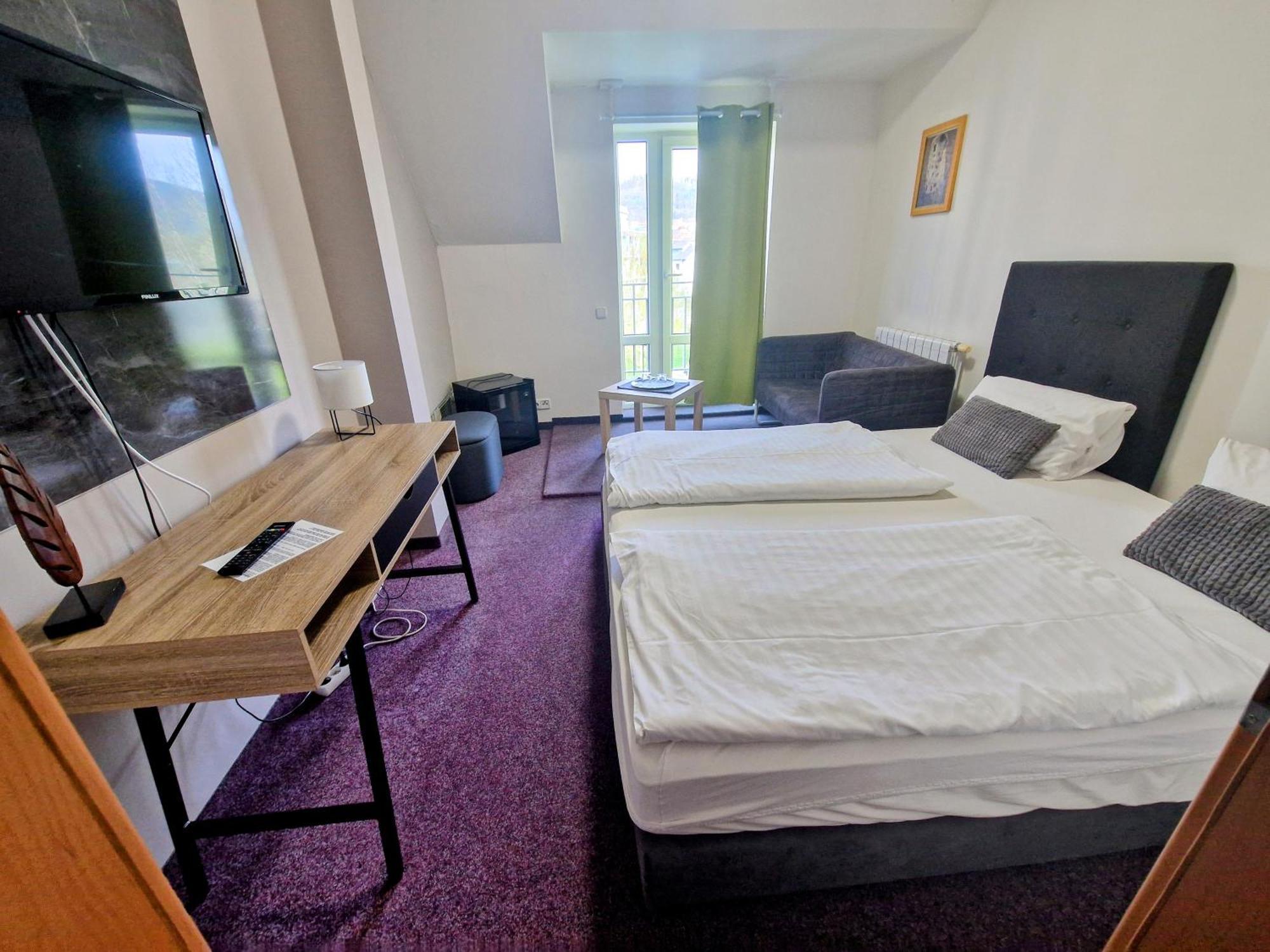 ברון Family Hotel Maxim מראה חיצוני תמונה