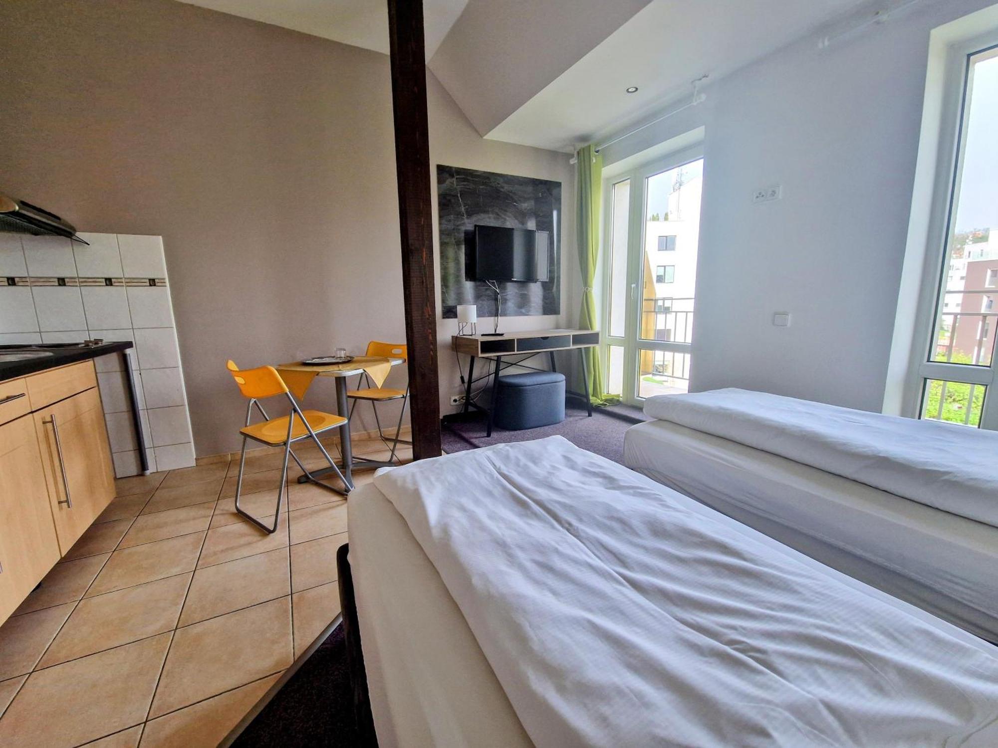 ברון Family Hotel Maxim מראה חיצוני תמונה