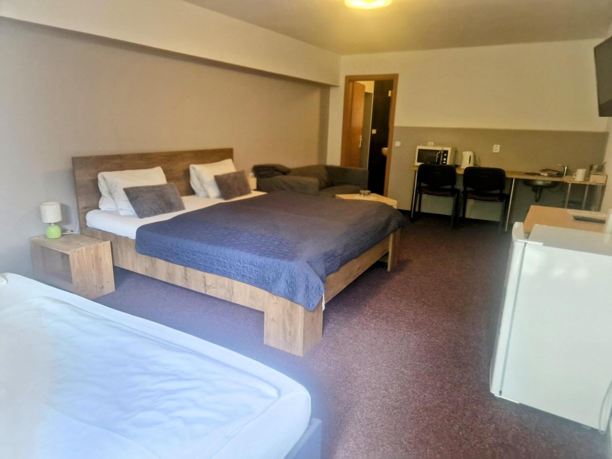 ברון Family Hotel Maxim מראה חיצוני תמונה