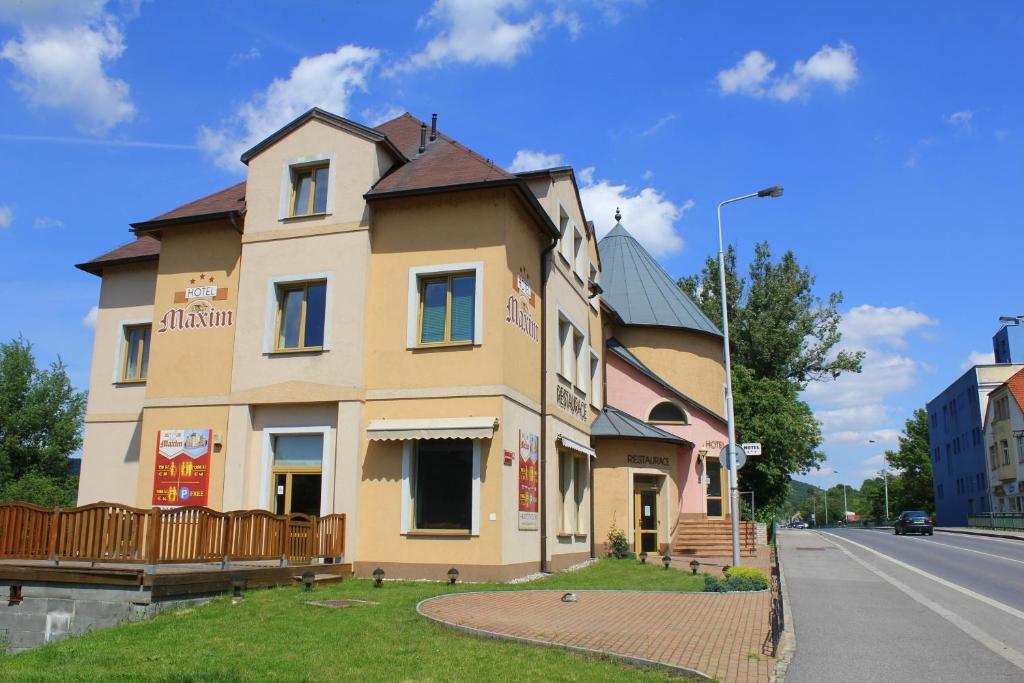 ברון Family Hotel Maxim מראה חיצוני תמונה